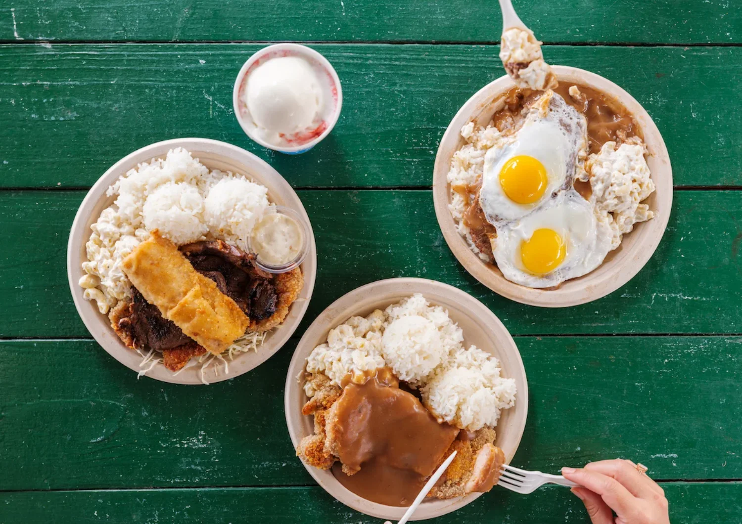 사진 출처 : https://www.honolulumagazine.com/what-are-the-best-sellers-at-rainbow-drive-in/